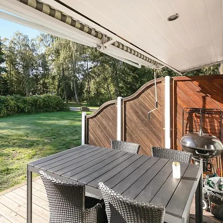 Appartement Awesome In W/ Outdoor Swimming Pool *